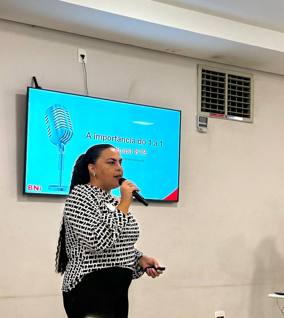 Natália Soares em palestra ou treinamento, registro 10